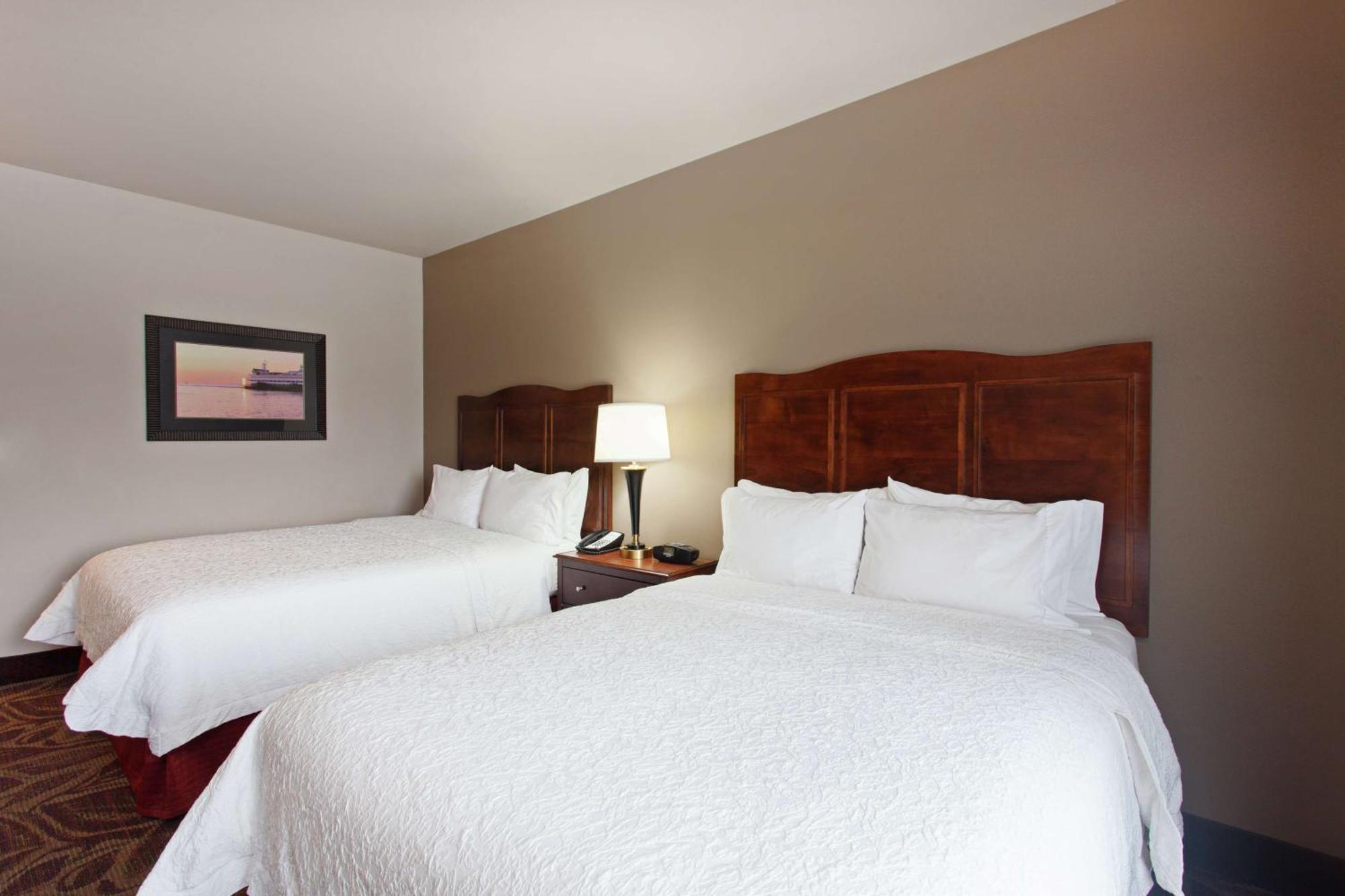 Hampton Inn Seattle/Everett Downtown Экстерьер фото